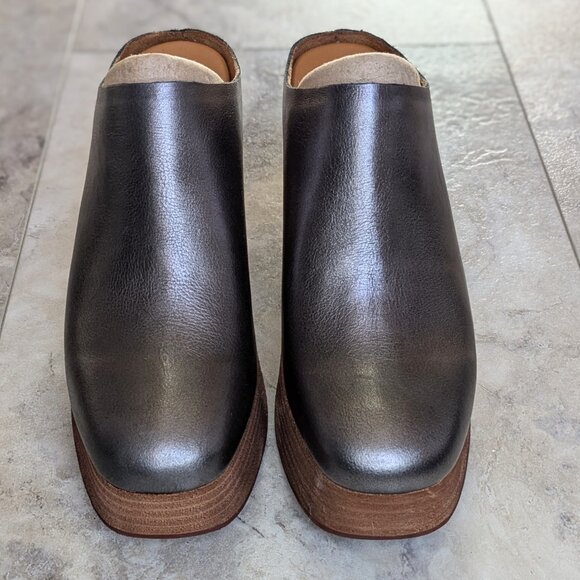 NEW Kork-Ease Silver 'Veronica' Heeled Clog (women's 8) - Picture 4 of 10